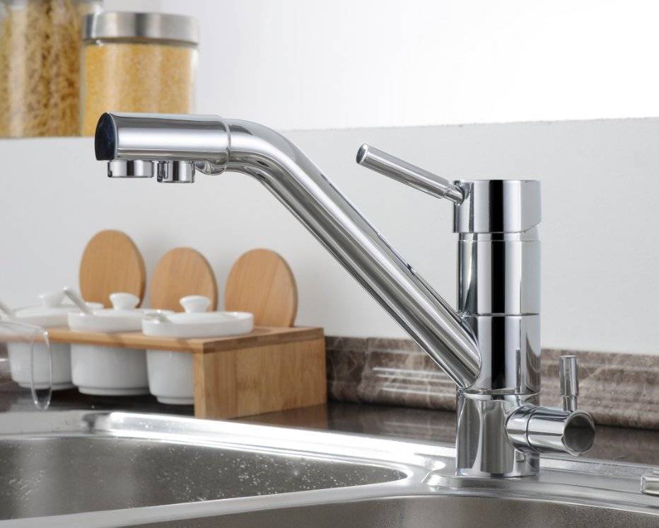 Особенности комбинированных смесителей для кухни